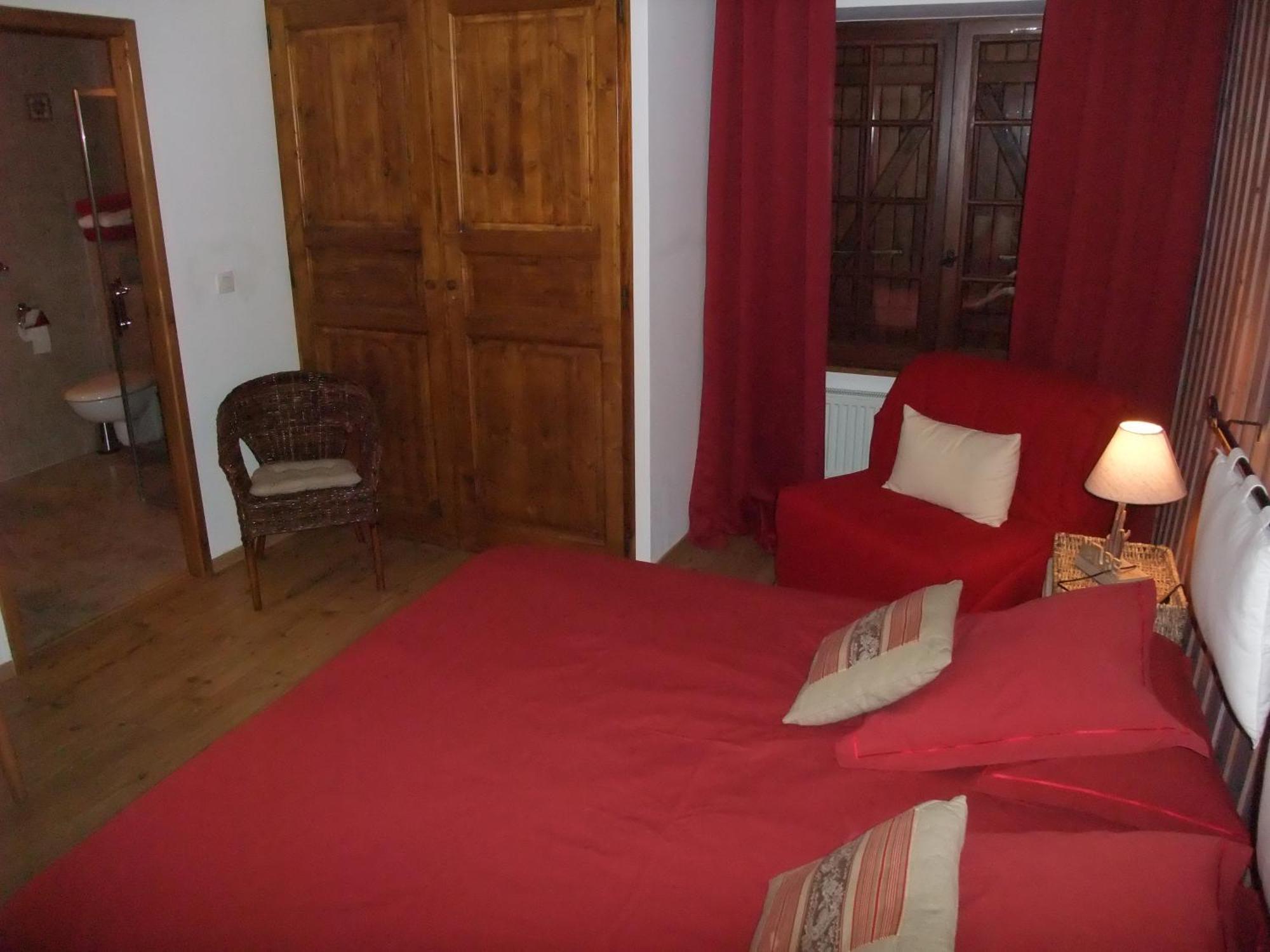 Le Domaine Du Grand Cellier Chambres D'Hotes En Savoie Tournon Ruang foto