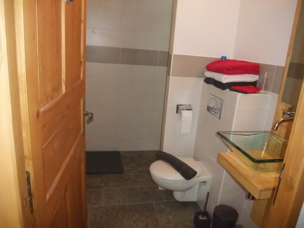 Le Domaine Du Grand Cellier Chambres D'Hotes En Savoie Tournon Bagian luar foto