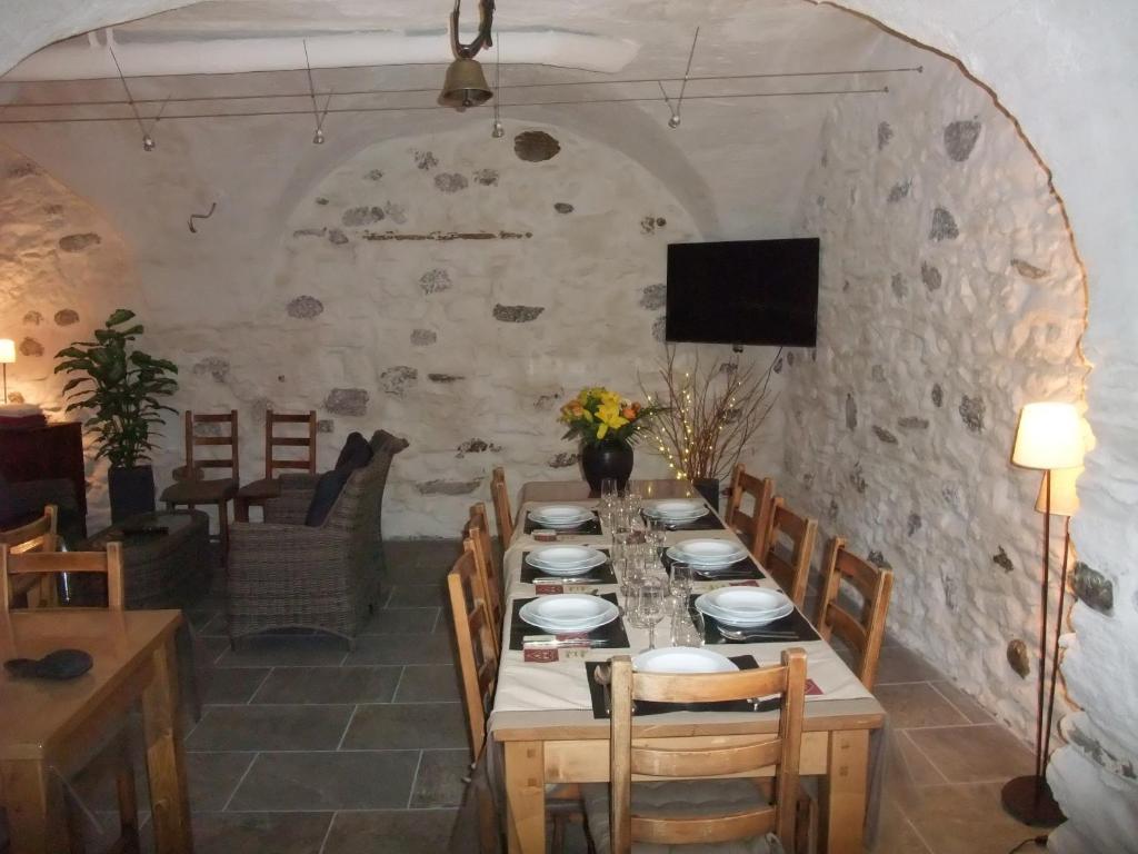 Le Domaine Du Grand Cellier Chambres D'Hotes En Savoie Tournon Bagian luar foto