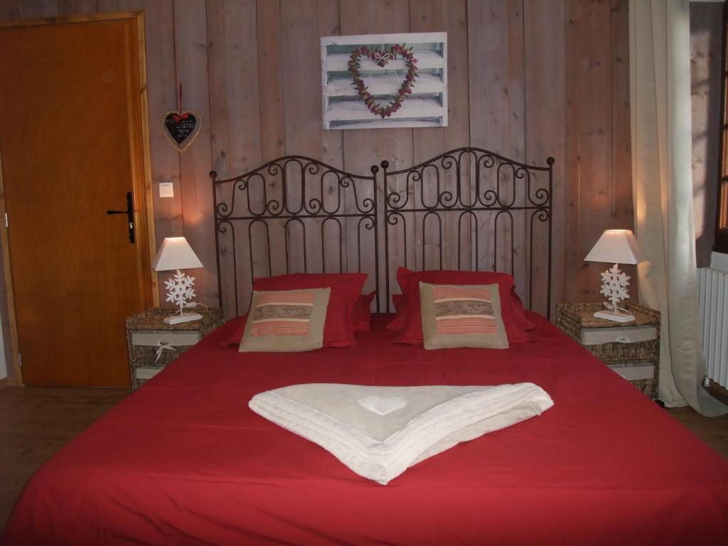 Le Domaine Du Grand Cellier Chambres D'Hotes En Savoie Tournon Ruang foto